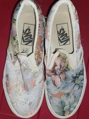 VANS X URBAN OUTFITTERS TAPESTRY FLORAL CLASSIC WOMENS SLIP ON SIZE 5.5